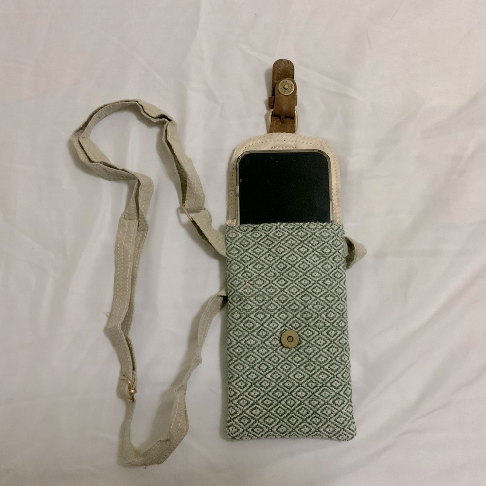 Mobile pouch. Hand made from Nepal.